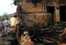 जौनपुर में फूंकी दलितों की बस्ती, जेल पहुंचे एसपी नेता समेत 35 लोग