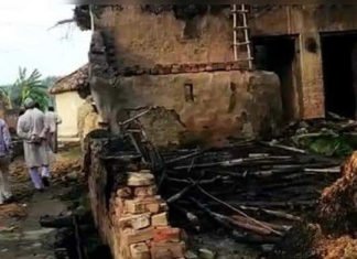 जौनपुर में फूंकी दलितों की बस्ती, जेल पहुंचे एसपी नेता समेत 35 लोग