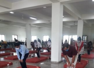 एम्स कल्याणी में विश्व योग दिवस मना